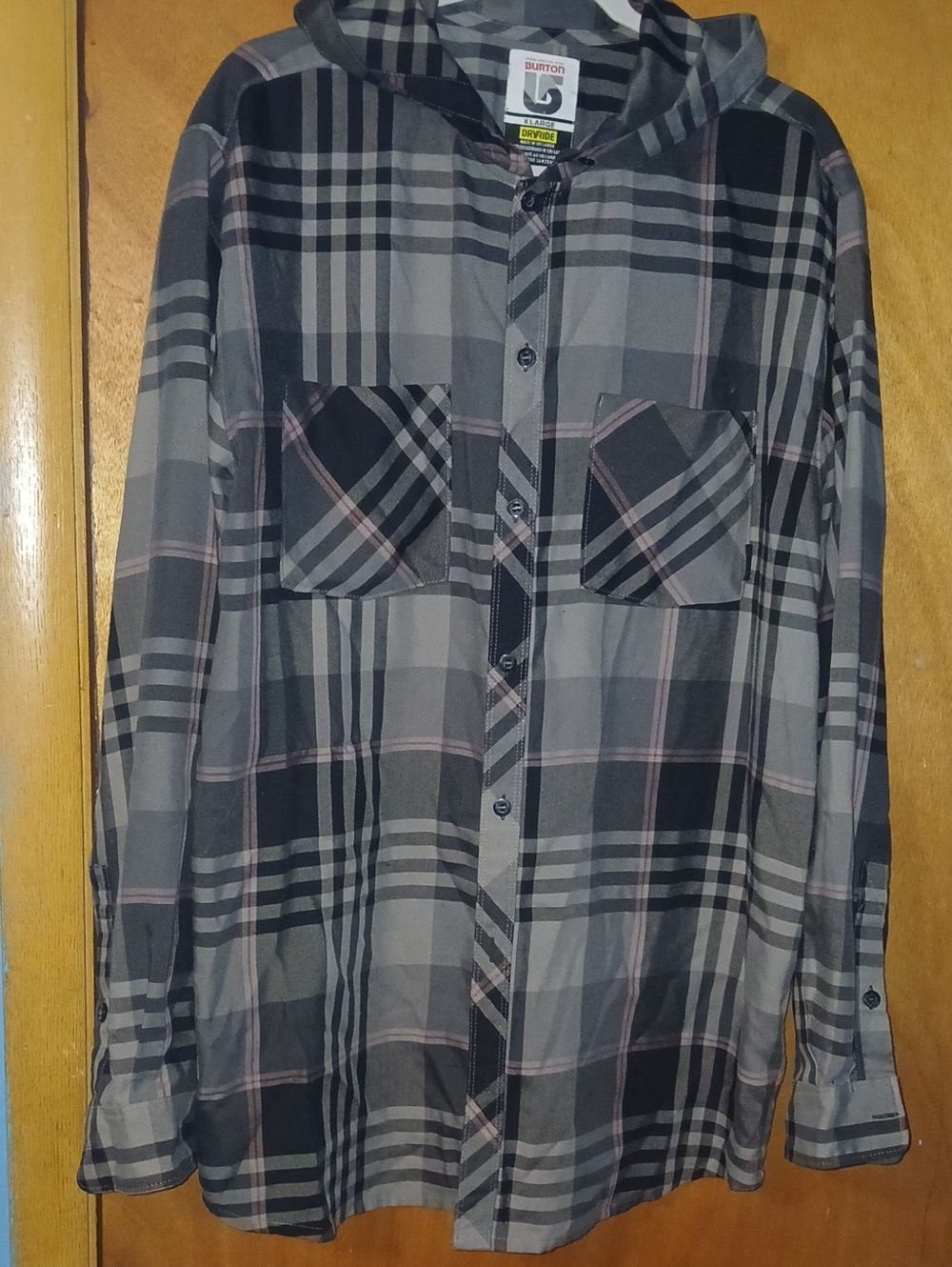 Burton Men’s Black and Gray Plaid Button-Up Hooded Shirt Sz: XL